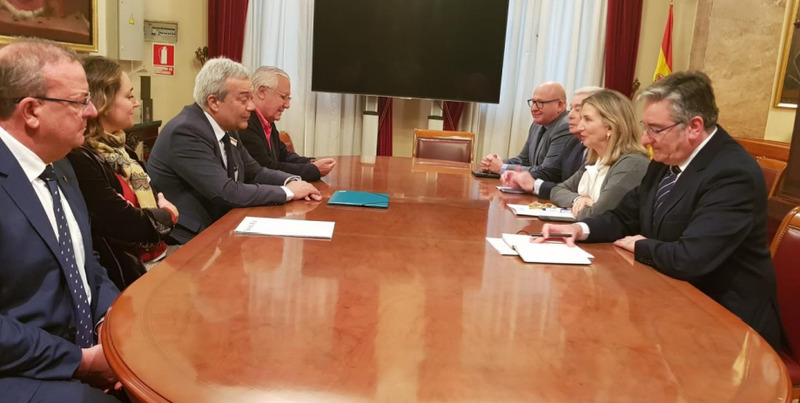 Márquez participa en una reunión con representantes de DigitalEs para abordar la protección de los menores en el entorno digital