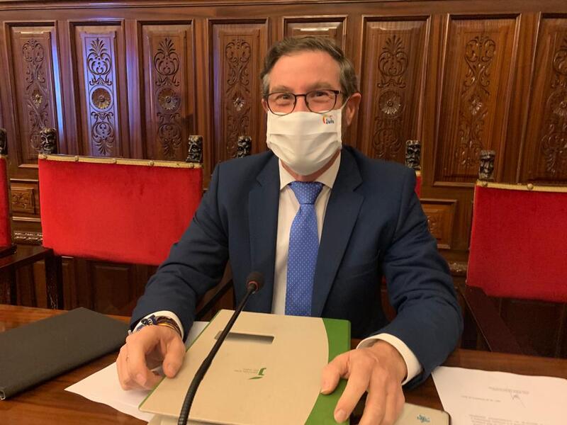 El PP lamenta que, “como siempre, Reyes vota a favor de Sánchez y en contra de los jiennenses”