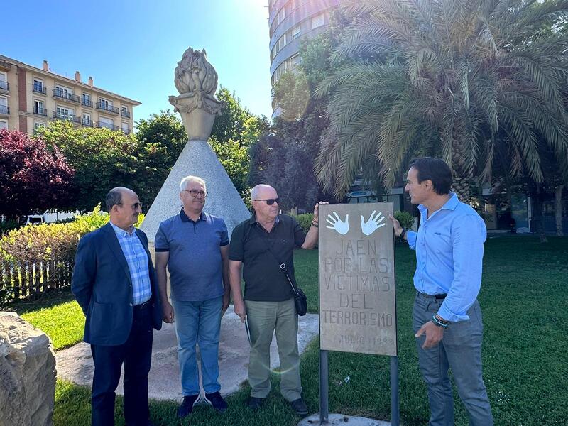  El candidato del PP anuncia homenajes del Ayuntamiento a las víctimas de ETA de Jaén