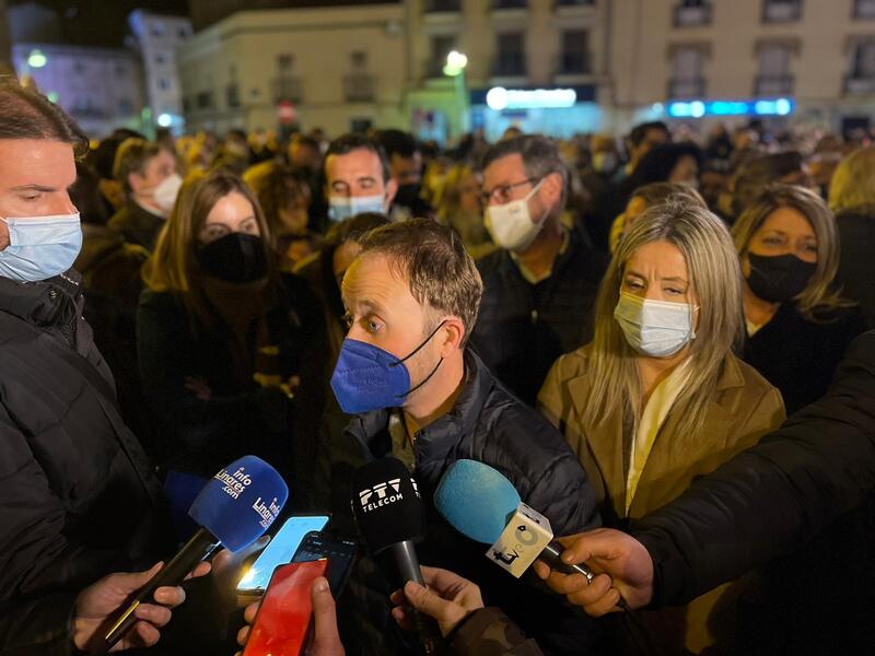 Domínguez muestra prudencia ante las medidas cautelares en Linares, aunque reconoce que para el PP “supone una satisfacción tras tantas horas de negociaciones y de reuniones para intentar paralizar esta sinrazón”