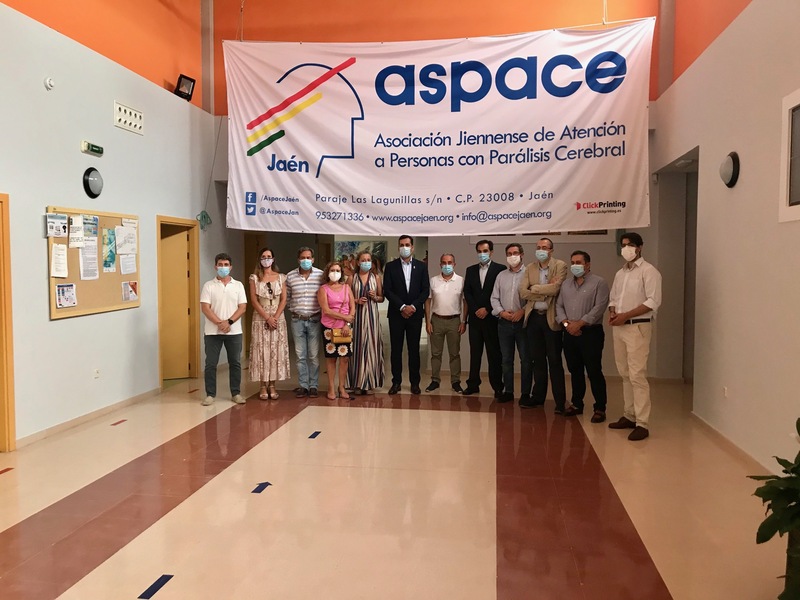 Nieto asegura que “no dejaremos de presionar para que los olivareros no pierdan ni un céntimo de la PAC”