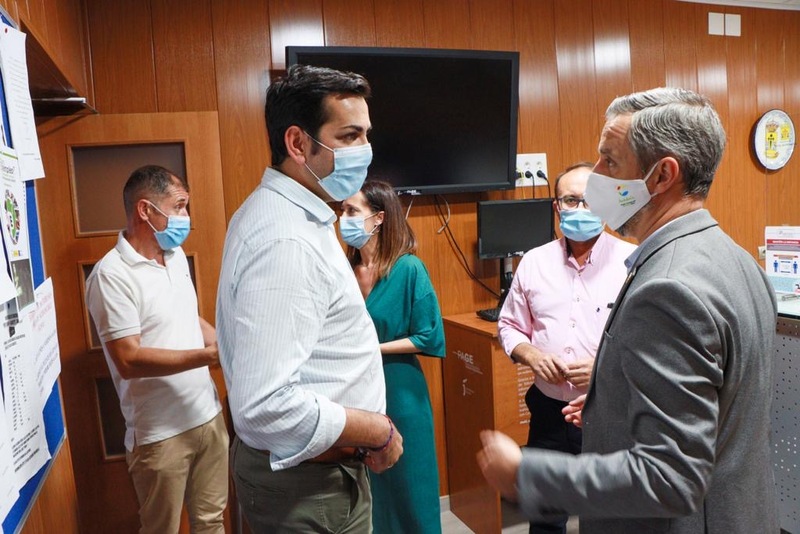 El Consejero Juan Bravo, El Presidente Juan Diego Requena y la Delegada del Gobierno Maribel Lozano,se reúnen en Torres de Albanchez con alcaldes y portavoces de la comarca 