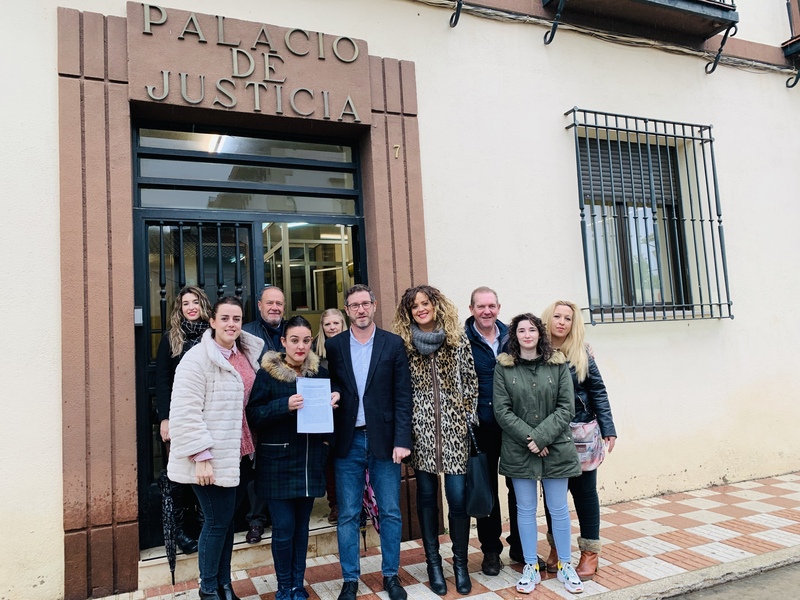 El PP de La Carolina presenta denuncia para que se investiguen una treintena de contratos laborales de familiares de dirigentes socialistas