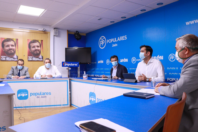 El PP pide “no criminalizar al sector turístico” que tantas veces “ha sacado adelante a este país”