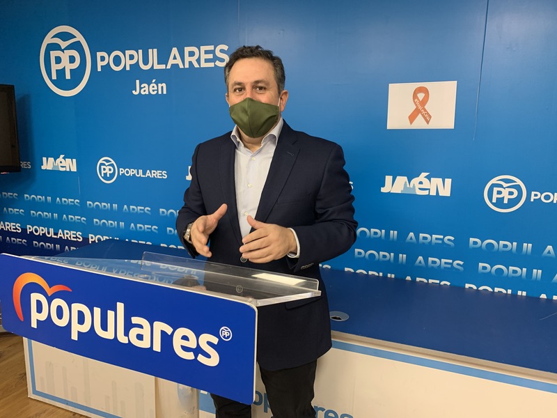 Palacios celebra que el gobierno de Juanma Moreno haya subido el precio hora de la ayuda a domicilio “después de 10 años congelado por los socialistas”