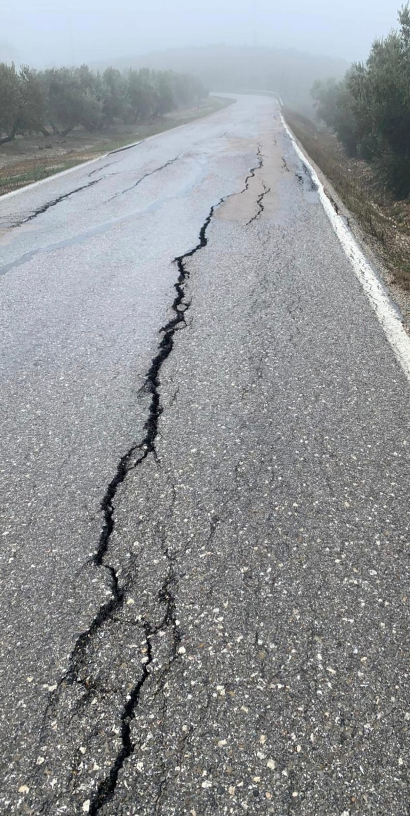 La Diputación se queda a medias en el arreglo prometido de las carreteras de Iznatoraf y no actuará “ni en un metro” de la JV-6003 pese a su terrible estado