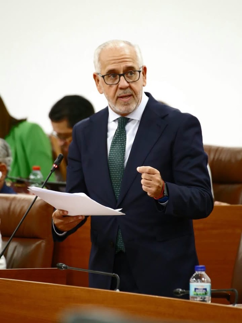El Gobierno andaluz vuelve a ser ejemplo de diálogo social y negociación colectiva firmando un preacuerdo con los sindicatos para mejorar las condiciones del personal laboral de la Junta