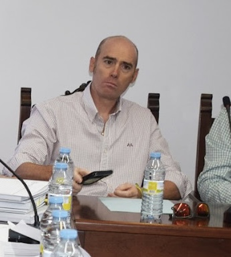 El PP de Lopera reprocha al PSOE la celebración de un pleno extraordinario para “asuntos que no son urgentes” después de llevar un año sin celebrar plenos ordinarios 