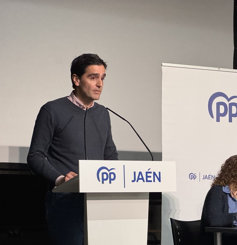 El PP alaba la gestión y el compromiso de Juanma Moreno con el sector agrícola para arreglar los caminos rurales afectados por las borrascas