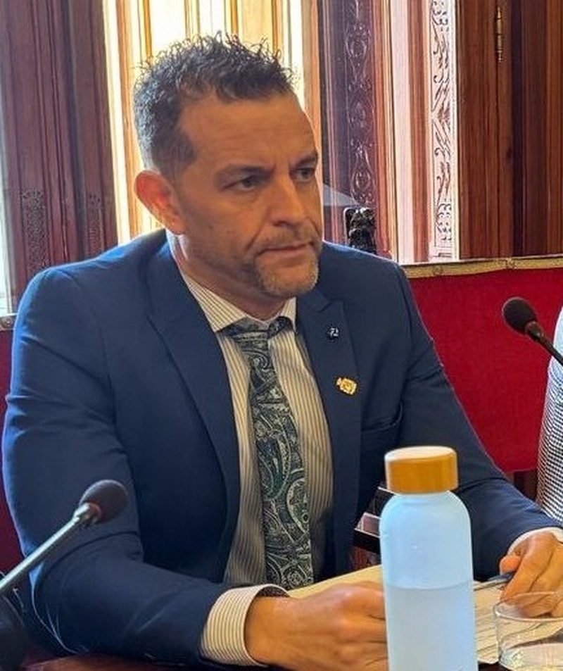 Daniel Albusac: “La Junta ha actuado como había que actuar en un centro de salud que el PSOE dejó en ruinas y hará lo mejor para la atención sanitaria de los cazorleños”