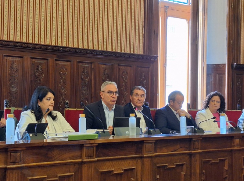 Camacho: “Que el PSOE deje más de 100 millones de euros sin gastar demuestra la pésima gestión de la Diputación y lo alejada que está de las necesidades de la provincia”