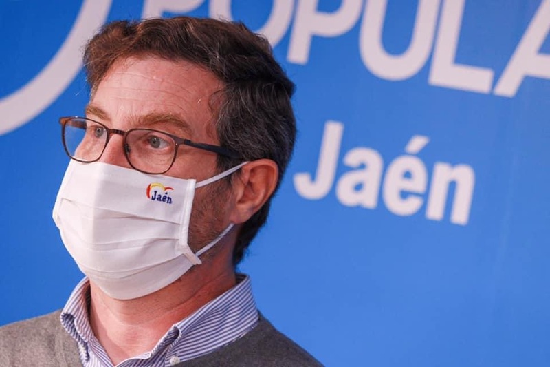 El PP defiende la bajada de impuestos como medida para reactivar la economía frente a los sablazos fiscales del PSOE