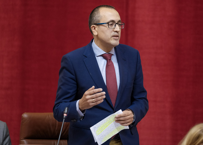 E l PP defiende que, “ante los problemas, damos soluciones” y los cazorleños tienen resuelto el acceso alHARE y, de la mano delGobierno andaluz, “tendrán un nuevo centrode salud si el alcalde nolo impide”