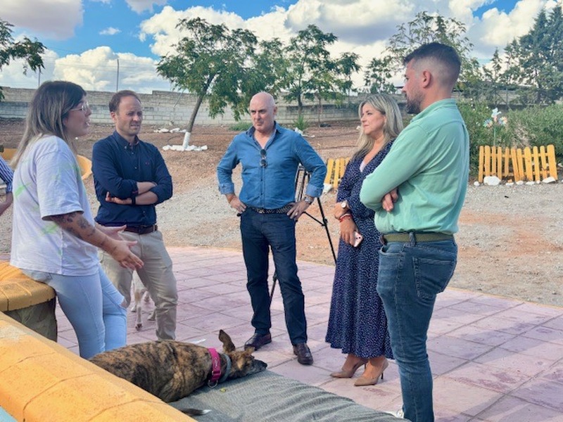 El PP califica como “un nuevo acierto” de Juanma Moreno los beneficios fiscales por adopción o adquisición de una mascota