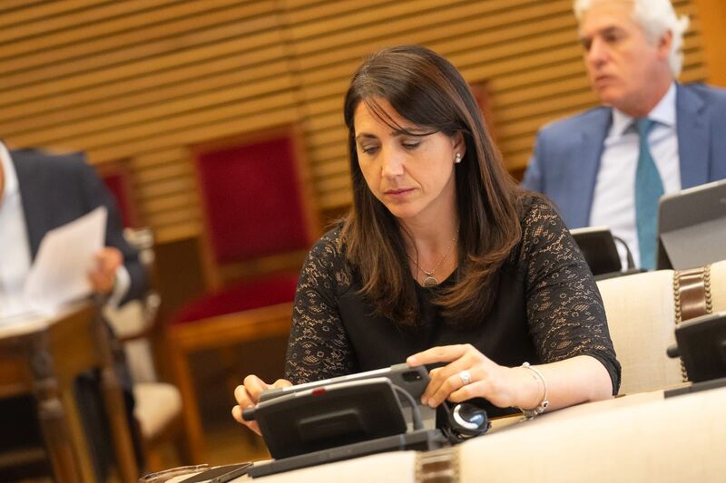 Torres valora la bajada del paro interanual, la segunda mayor del país: “Con Juanma Moreno nuestra provincia avanza pese a la parálisis del Gobierno de Sánchez”