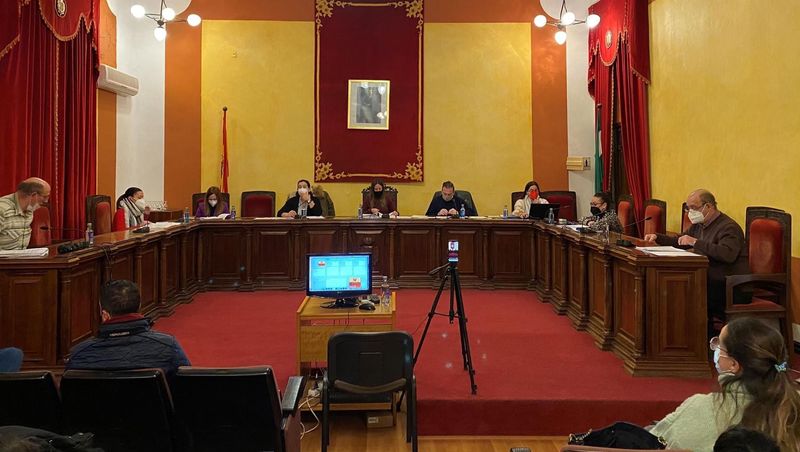 EL EQUIPO DE GOBIERNO SOCIALISTA DE RECHE EN LA CAROLINA APRUEBA INICIALMENTE EL PRESUPUESTO MUNICIPAL MÁS INSOLIDARIO DE LA HISTORIA DE LA CAROLINA, SUBIÉNDOSE UN 62,27% SUS SUELDOS MIENTRAS LA TASA DE EMPLEO EN LA CAROLINA ES DE UN 30%.