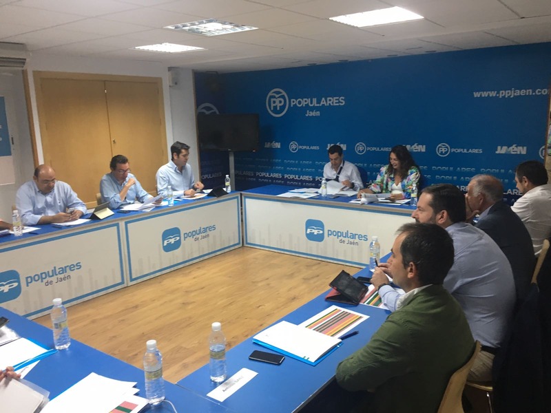 Juanma Moreno ofrece a Susana Díaz 'un gran pacto por Jaén' para que 'la provincia tenga futuro'