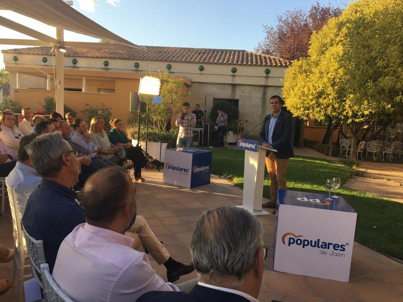 Requena lamenta la “incertidumbre” con la que arranca el curso político “por culpa de Pedro Sánchez y los intereses partidistas del PSOE”