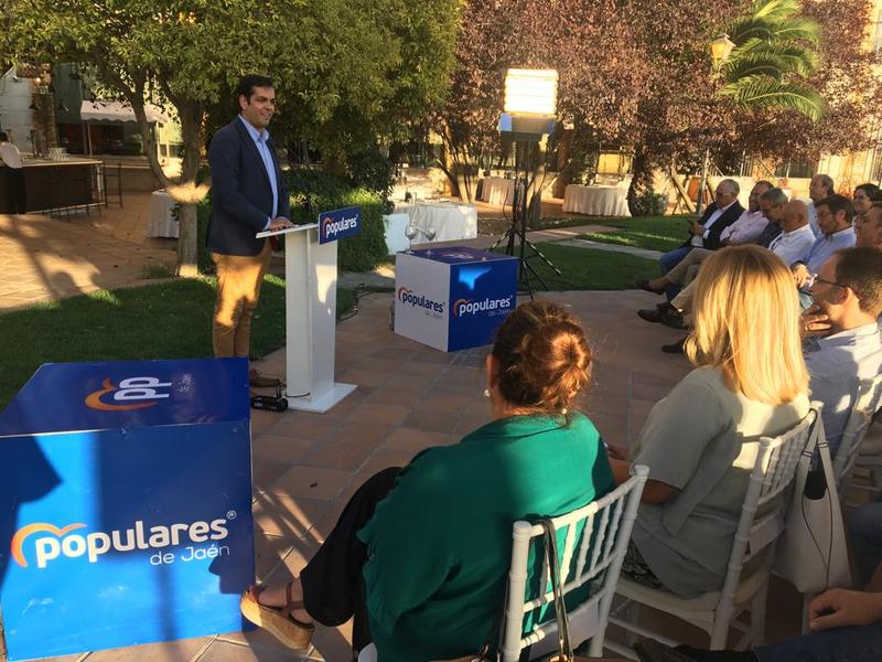 Requena lamenta la “incertidumbre” con la que arranca el curso político “por culpa de Pedro Sánchez y los intereses partidistas del PSOE”