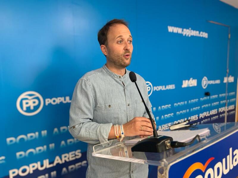 Erik Domínguez: “El tranvía, como el Olivo Arena, no llevarán nunca el logo del puño y la rosa porque es propiedad de los jiennenses, no del PSOE”