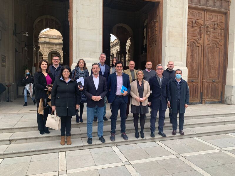 El PP denuncia que Reyes ha convertido el Consejo de alcaldes y alcaldesas “en un bochornoso espectáculo totalmente antidemocrático”