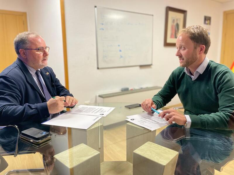 Domínguez expone las medidas que el Gobierno del cambio pide a Sánchez para paliar la “insostenible situación de los autónomos”